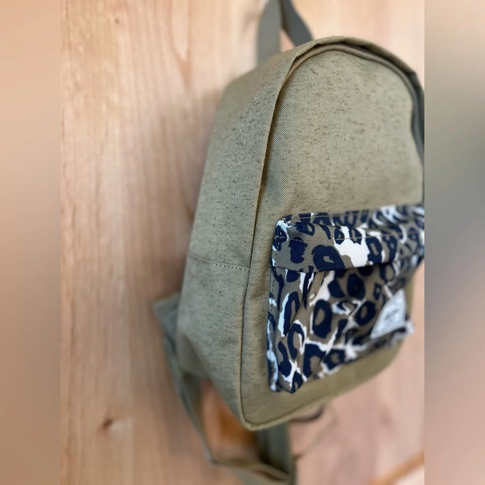 Herschel Little America Mid Volume 17L Backpack Tan Leopard NWOT